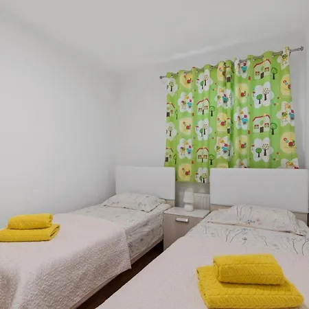 Vintiana Villa *