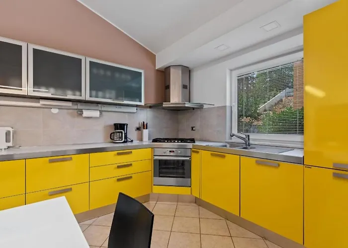 Vintiana Villa *