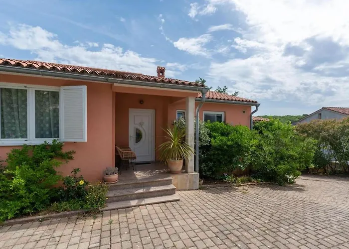Vintiana Villa *